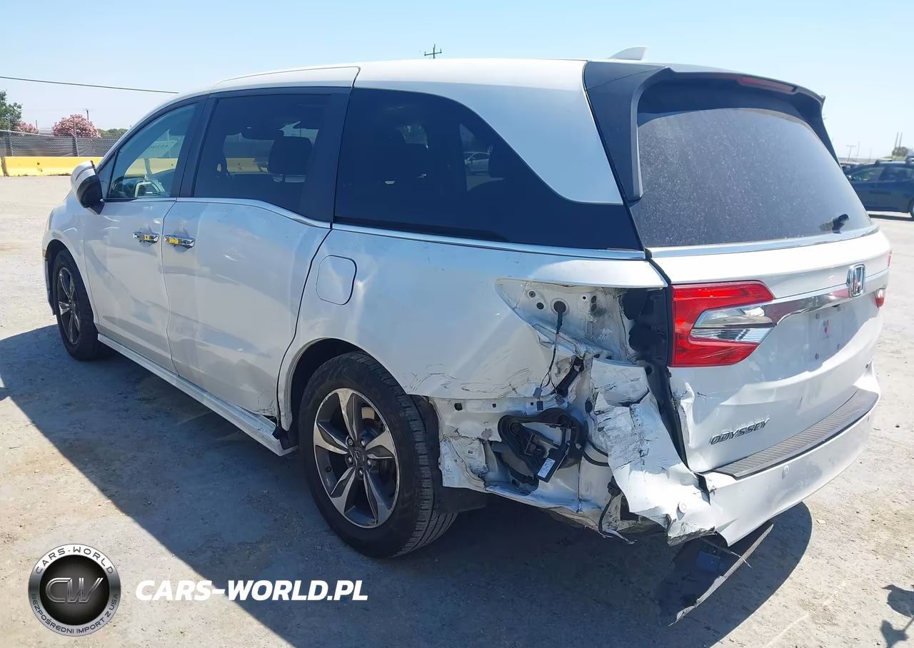 2020 Honda Odyssey Touring VIN:5FNRL6H85LB019371 - 3