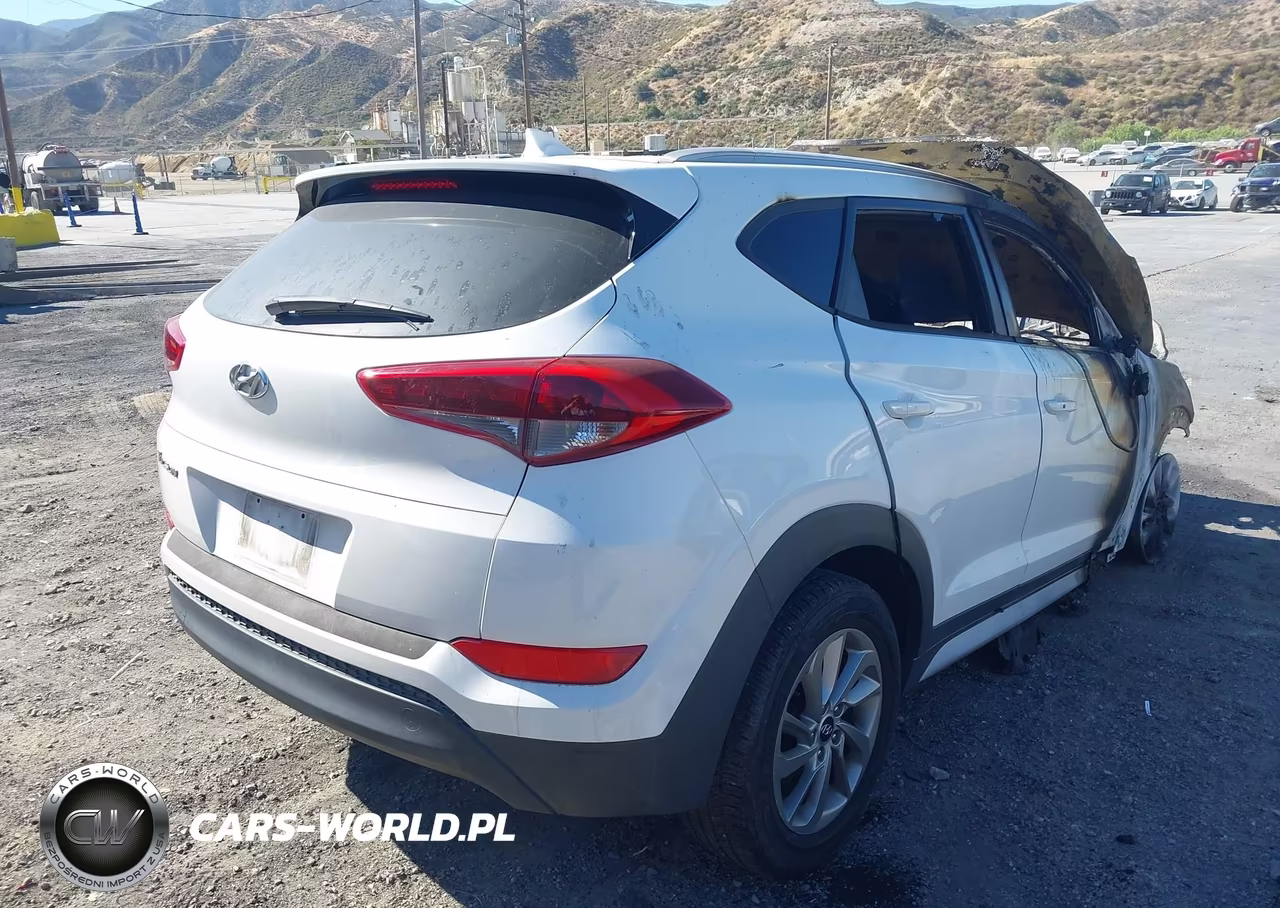 2017 Hyundai Tucson Se Plus VIN:KM8J33A44HU562515 - 4