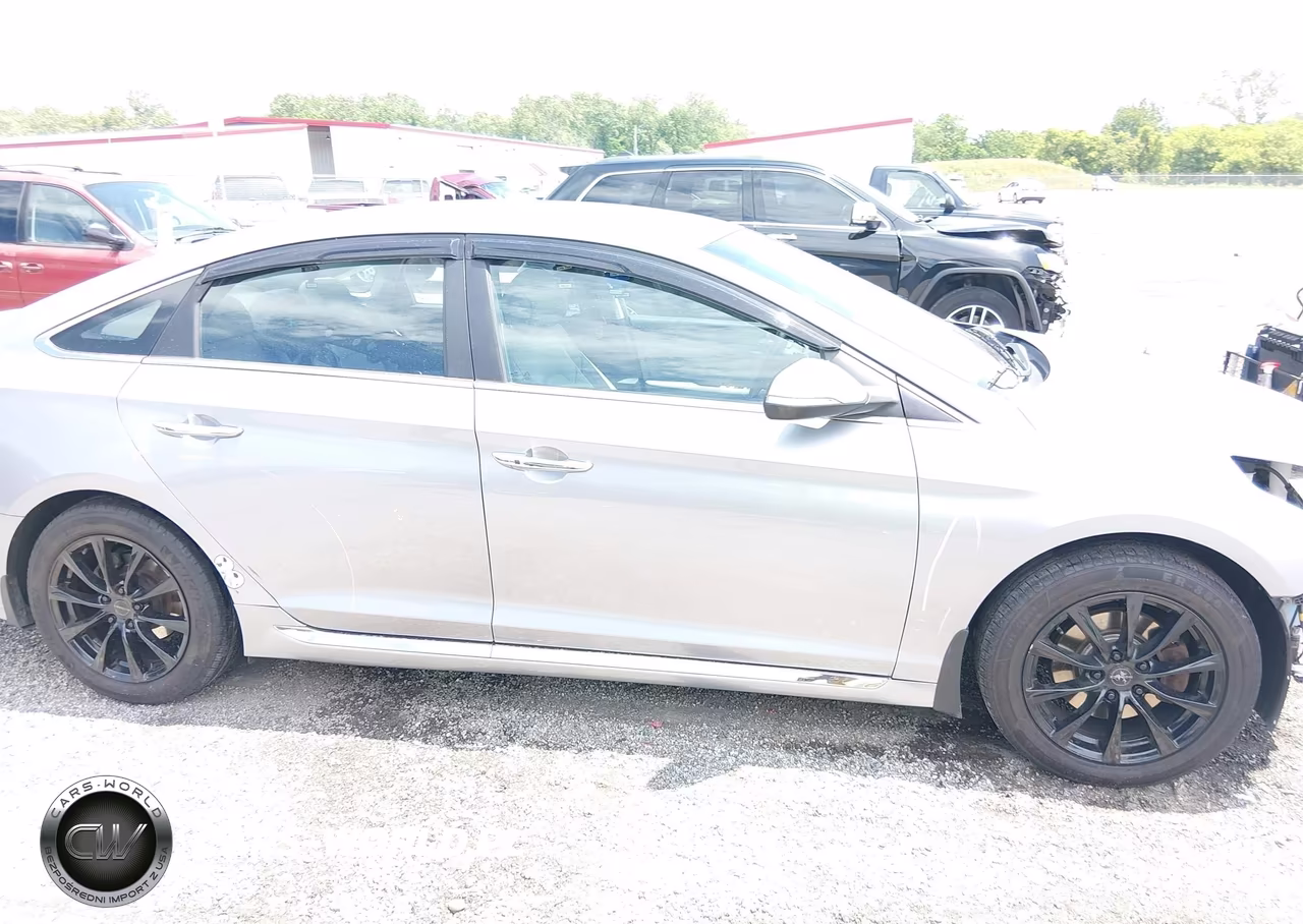 2017 Hyundai Sonata Sport VIN:5NPE34AF5HH566581 - 13