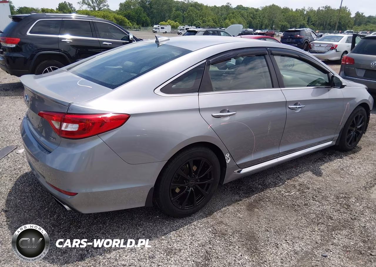 2017 Hyundai Sonata Sport VIN:5NPE34AF5HH566581 - 4