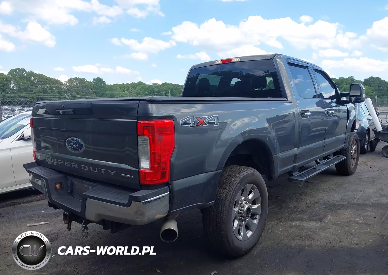 2018 Ford F-250 Xlt VIN:1FT7W2B63JEC45227 - 4