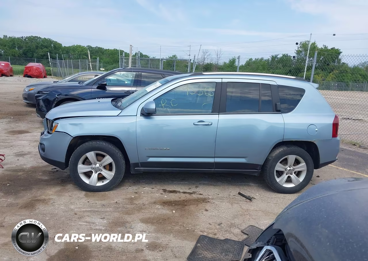 2014 Jeep Compass Latitude VIN:1C4NJDEB3ED555061 - 14