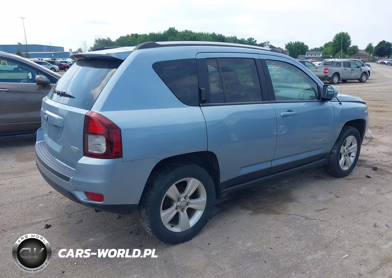 2014 Jeep Compass Latitude VIN:1C4NJDEB3ED555061 - 4