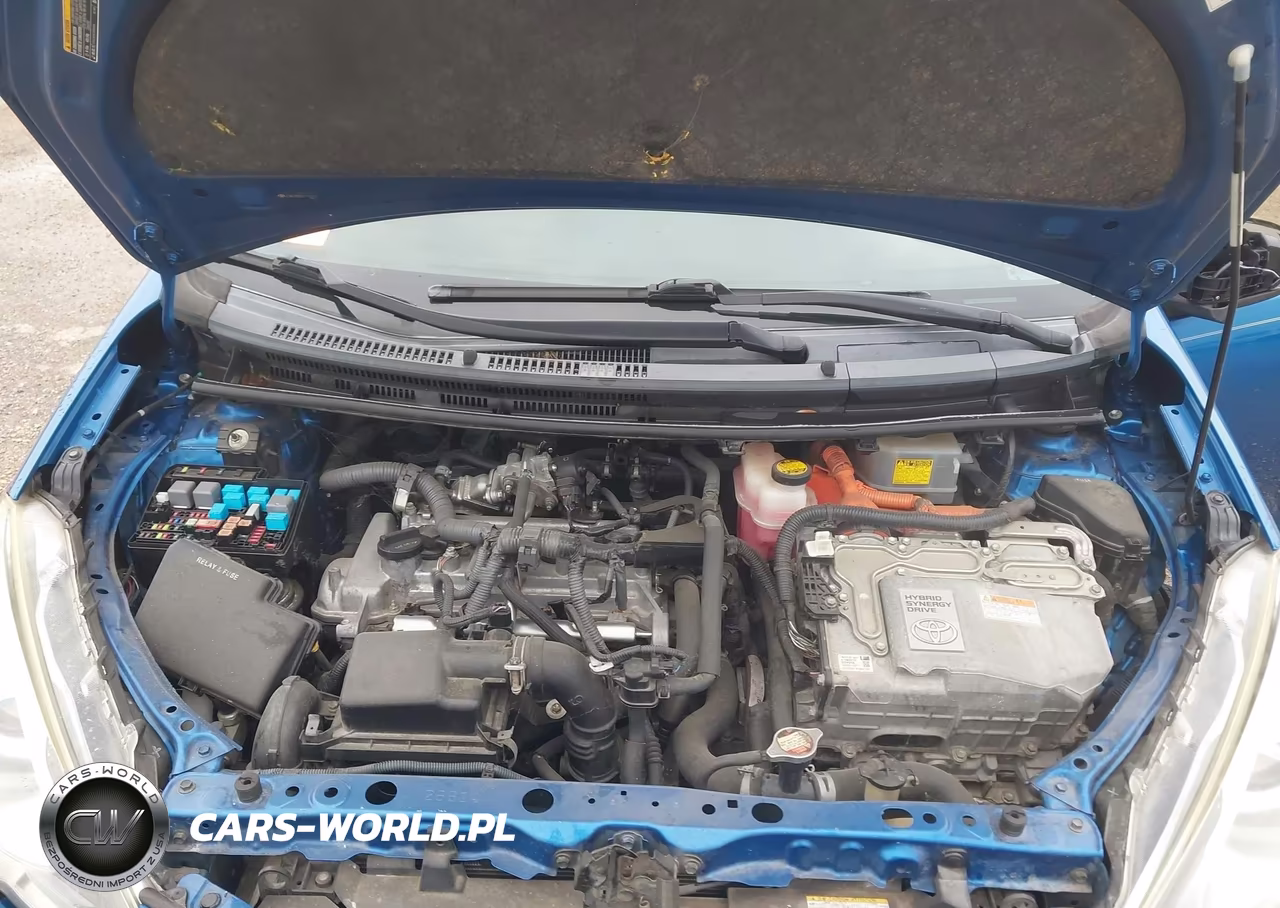 2016 Toyota Prius C Two VIN:JTDKDTB33G1115573 - 10