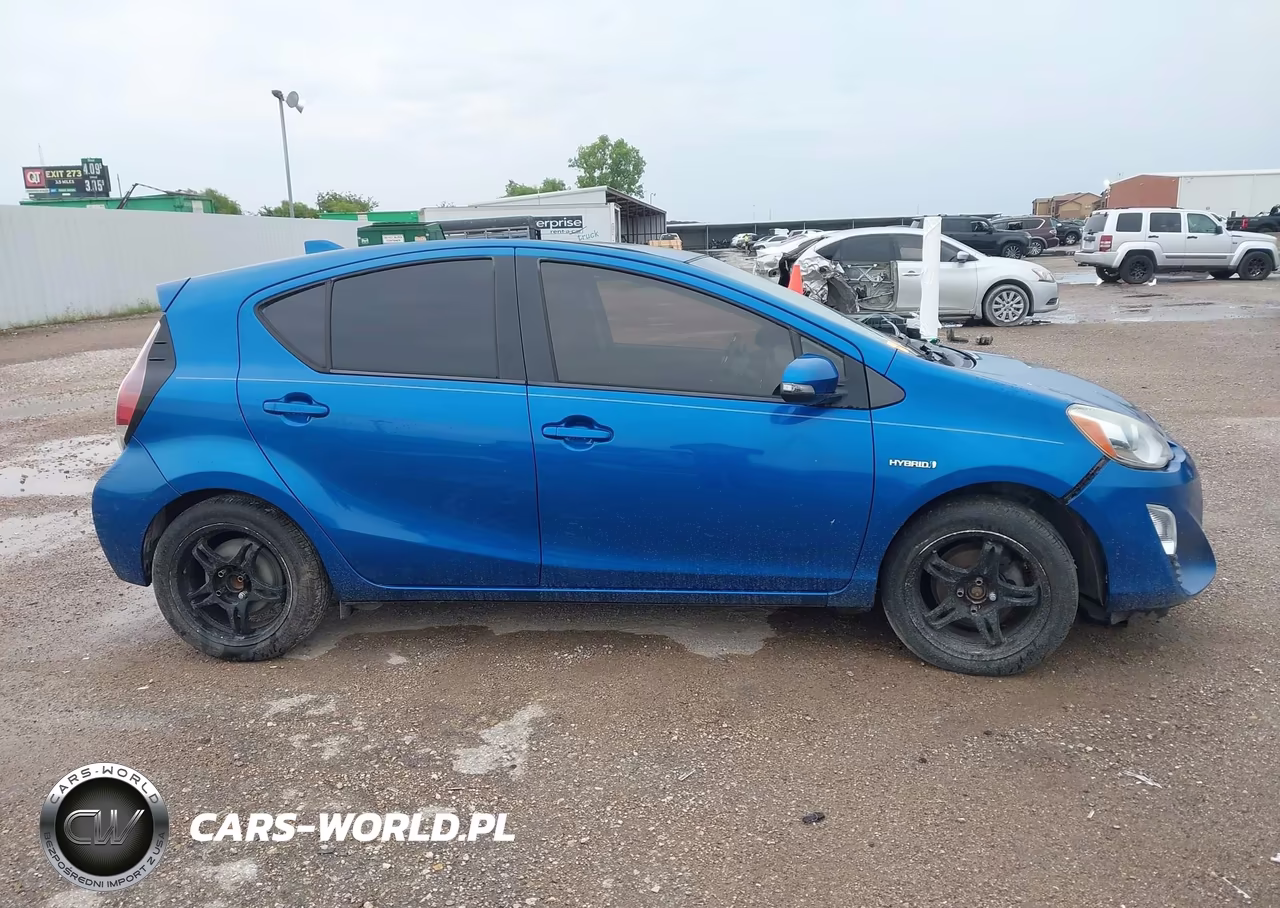 2016 Toyota Prius C Two VIN:JTDKDTB33G1115573 - 12