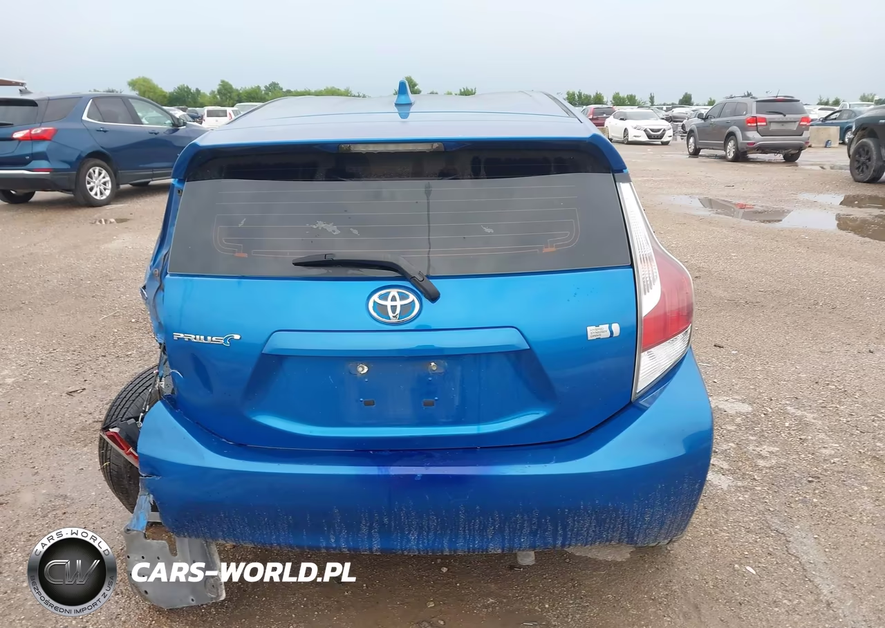 2016 Toyota Prius C Two VIN:JTDKDTB33G1115573 - 15