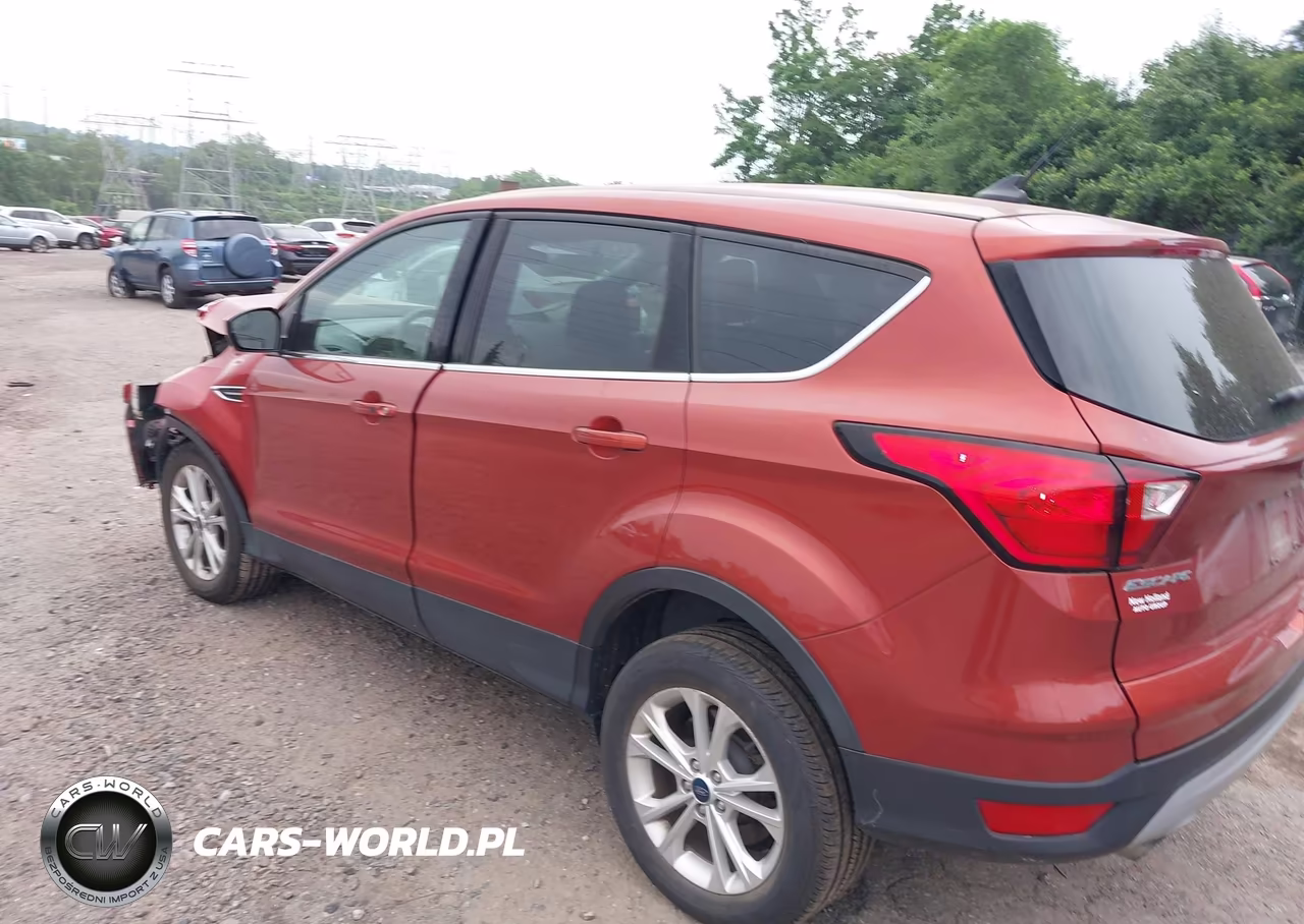2019 Ford Escape Se VIN:1FMCU9GD0KUA58342 - 3