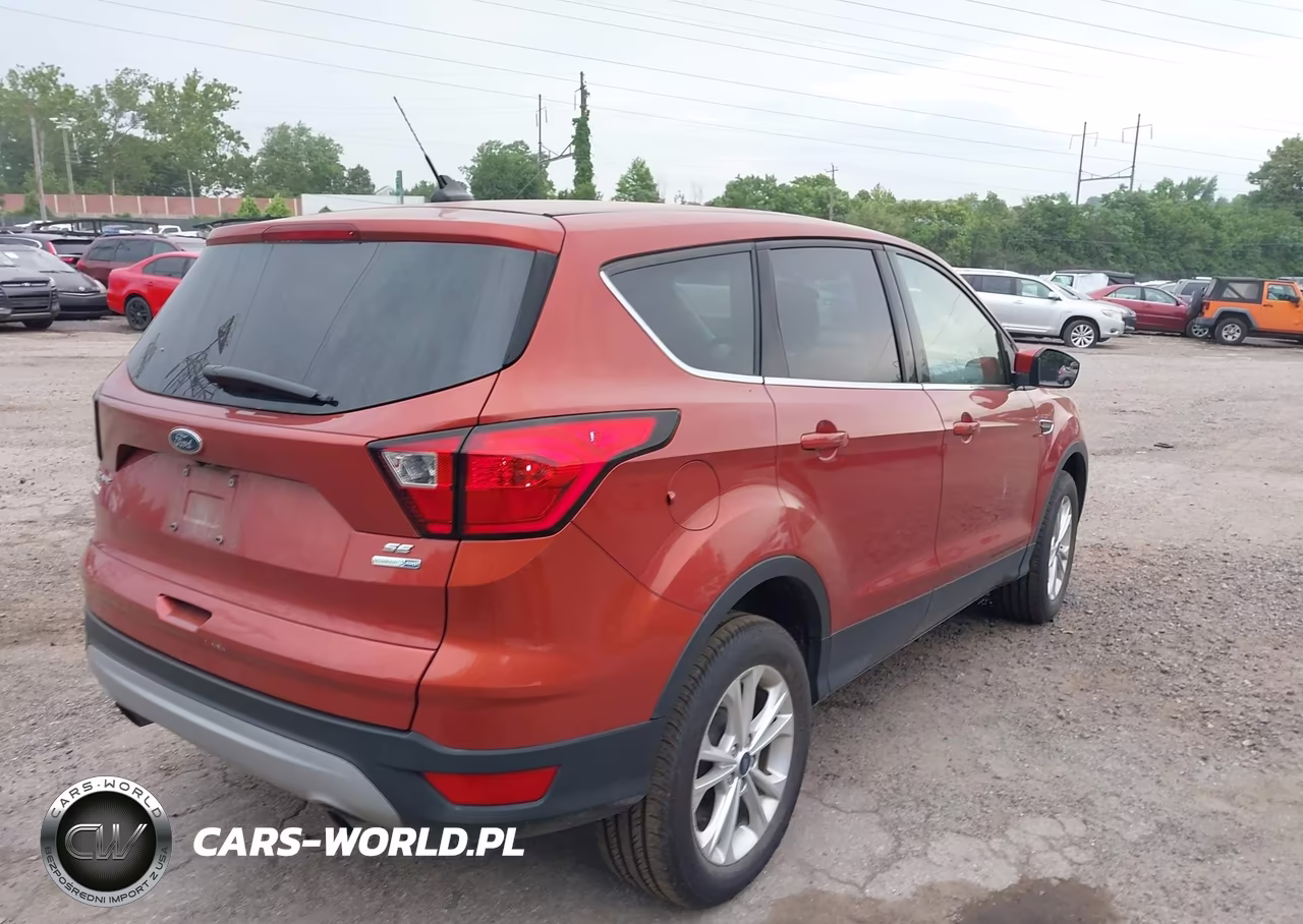 2019 Ford Escape Se VIN:1FMCU9GD0KUA58342 - 4