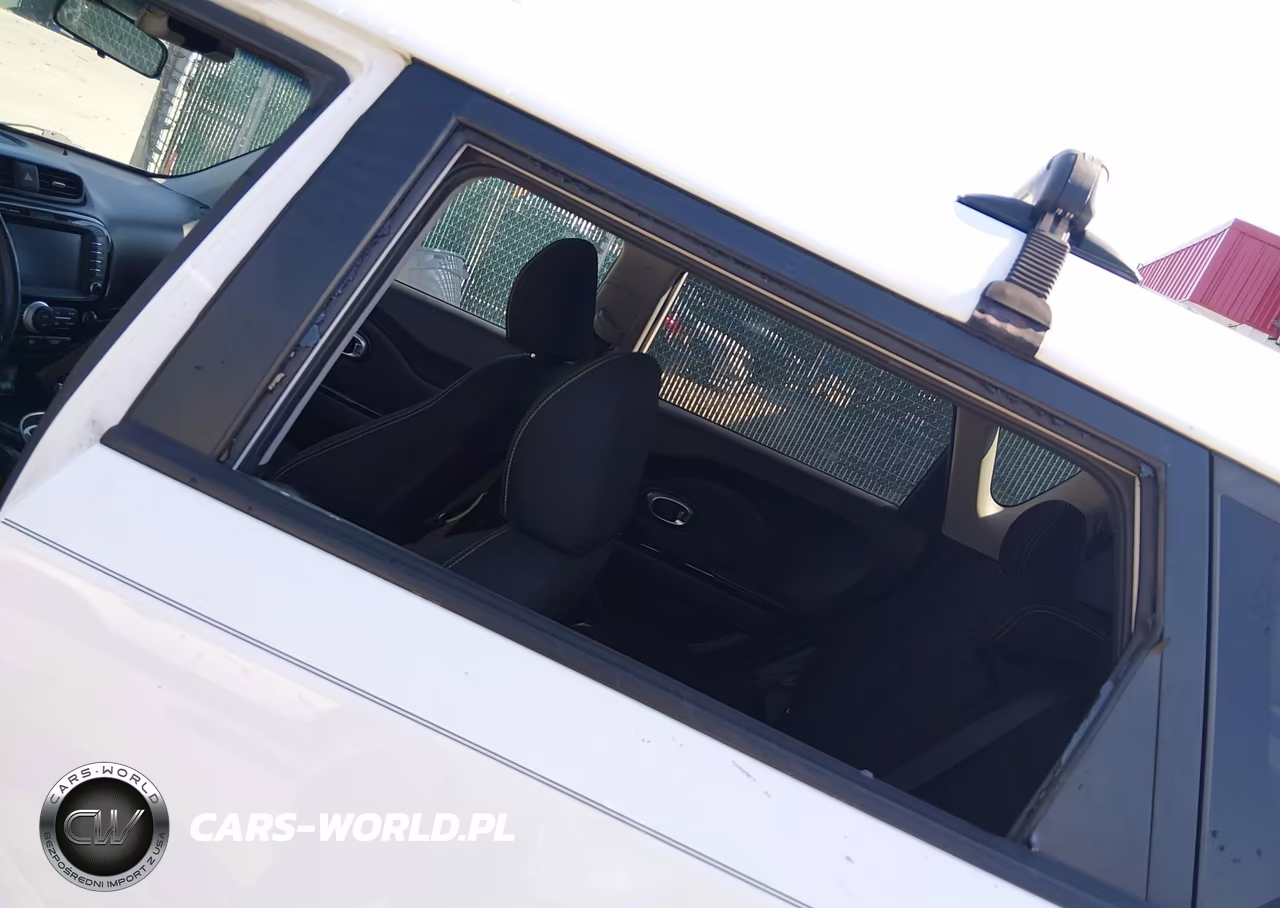 2016 Kia Soul + VIN:KNDJP3A54G7279370 - 6