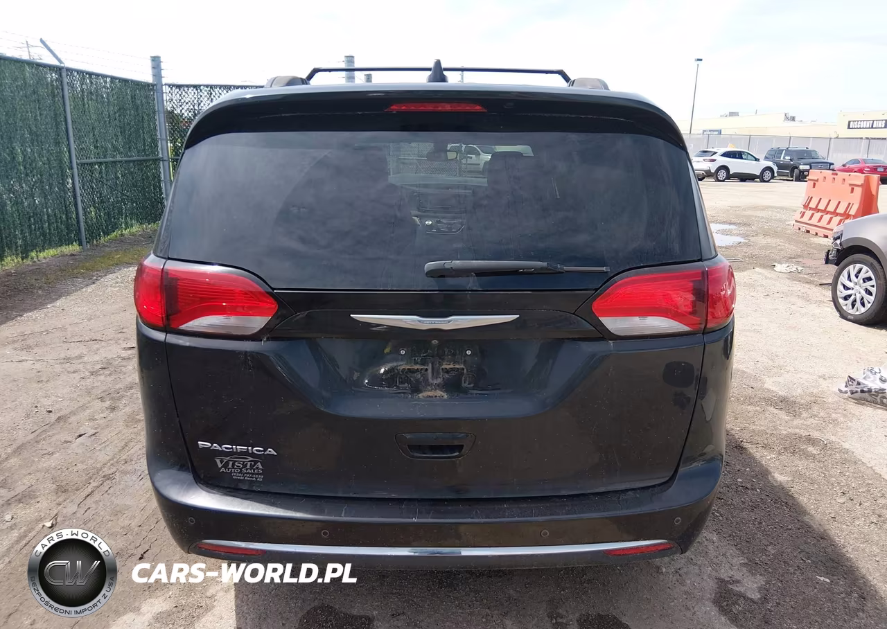 2017 Chrysler Pacifica Touring-L VIN:2C4RC1BG4HR642527 - 16