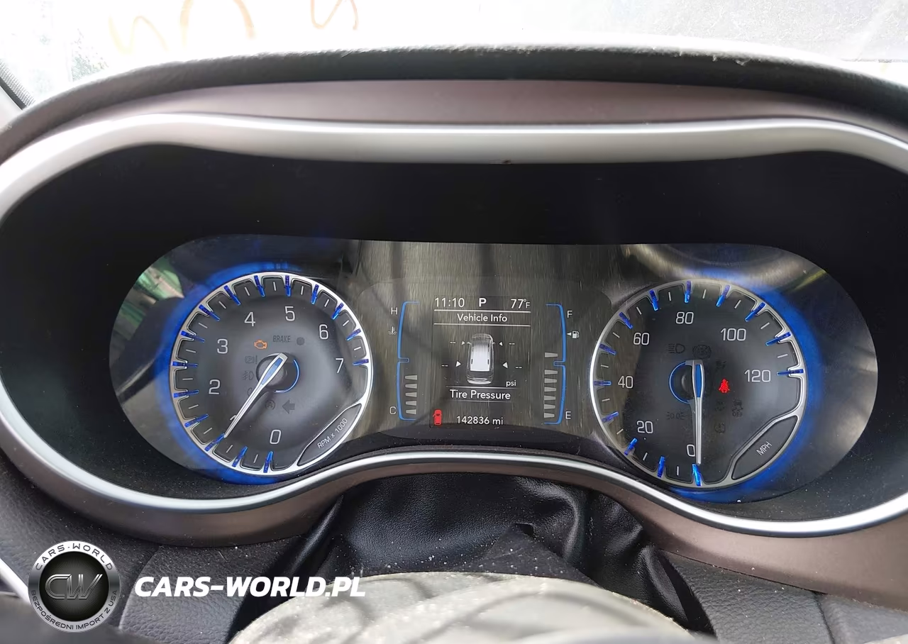 2017 Chrysler Pacifica Touring-L VIN:2C4RC1BG4HR642527 - 7