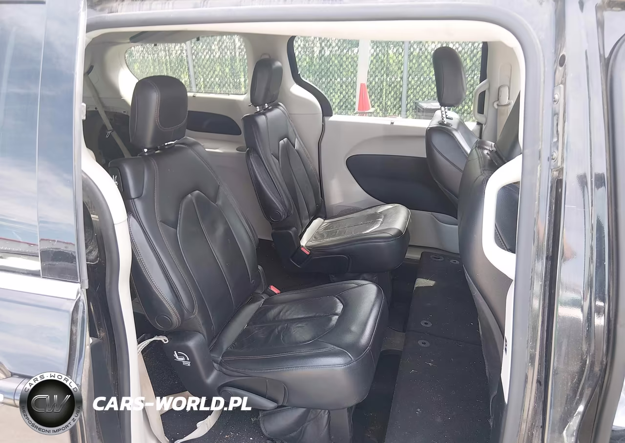 2017 Chrysler Pacifica Touring-L VIN:2C4RC1BG4HR642527 - 8