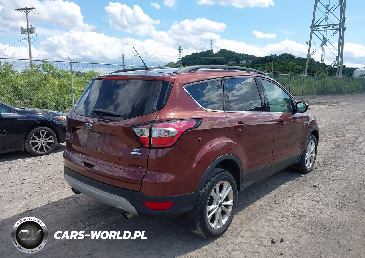 2018 Ford Escape Se VIN:1FMCU9GD1JUC30098 - 4