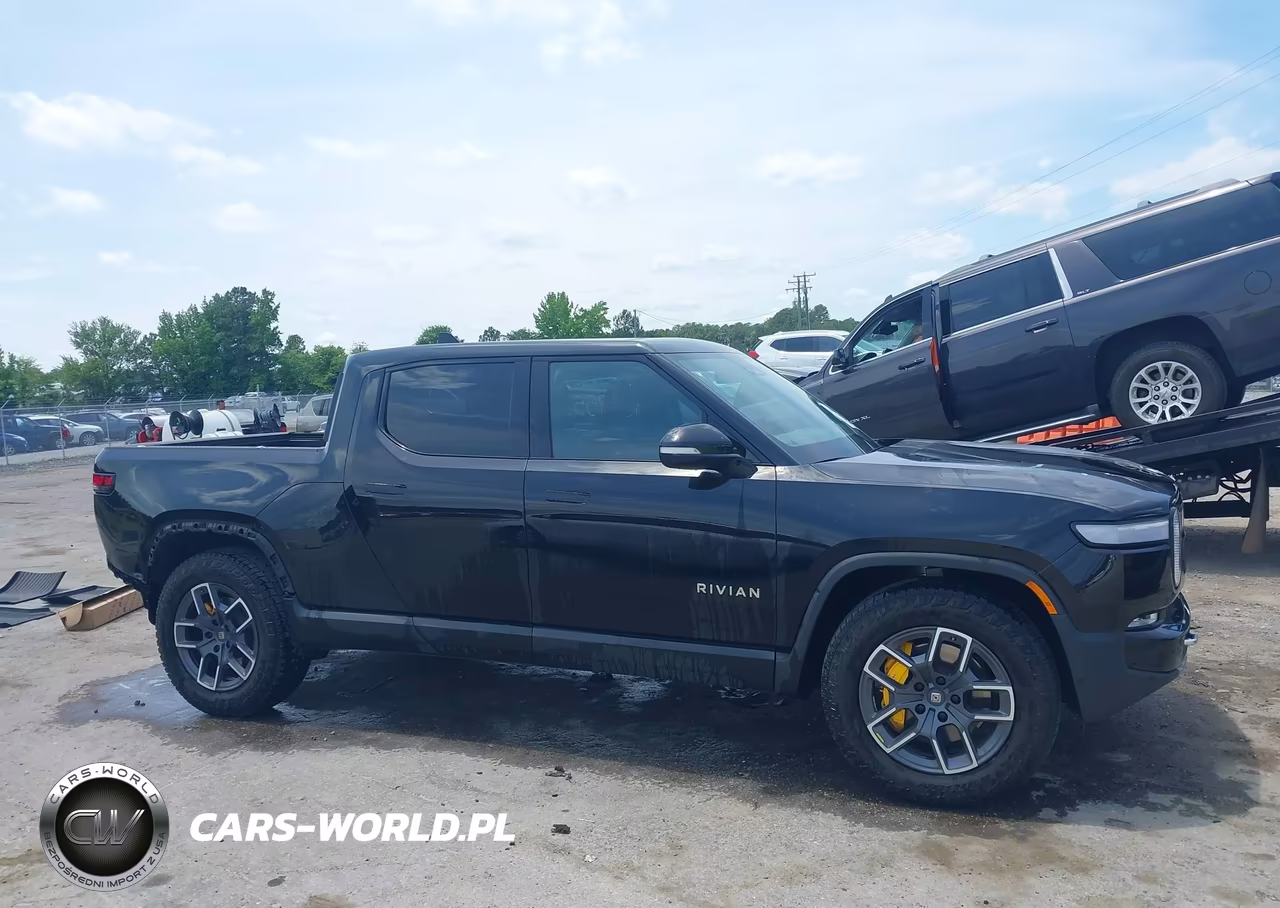 2022 Rivian R1T Launch Edition VIN:7FCTGAAL8NN004602 - 14