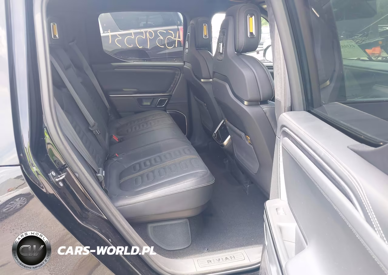 2022 Rivian R1T Launch Edition VIN:7FCTGAAL8NN004602 - 8