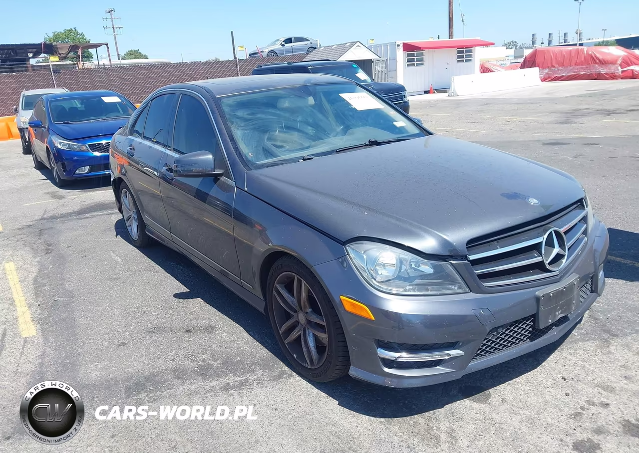 2014 Mercedes-Benz C 300 Sport 4Matic – zdjęcie 1 z 16