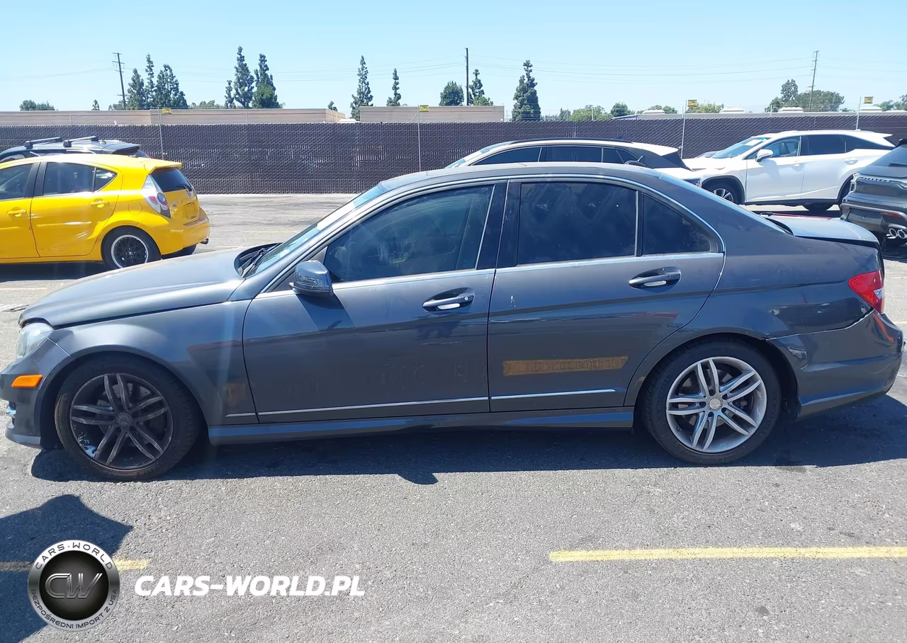 2014 Mercedes-Benz C 300 Sport 4Matic VIN:WDDGF8AB3ER321843 - 14