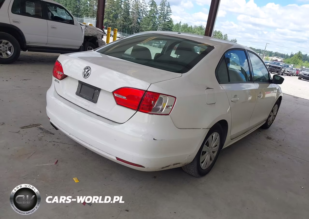 2013 Volkswagen Jetta 2.0L S VIN:3VW2K7AJ5DM351568 - 4