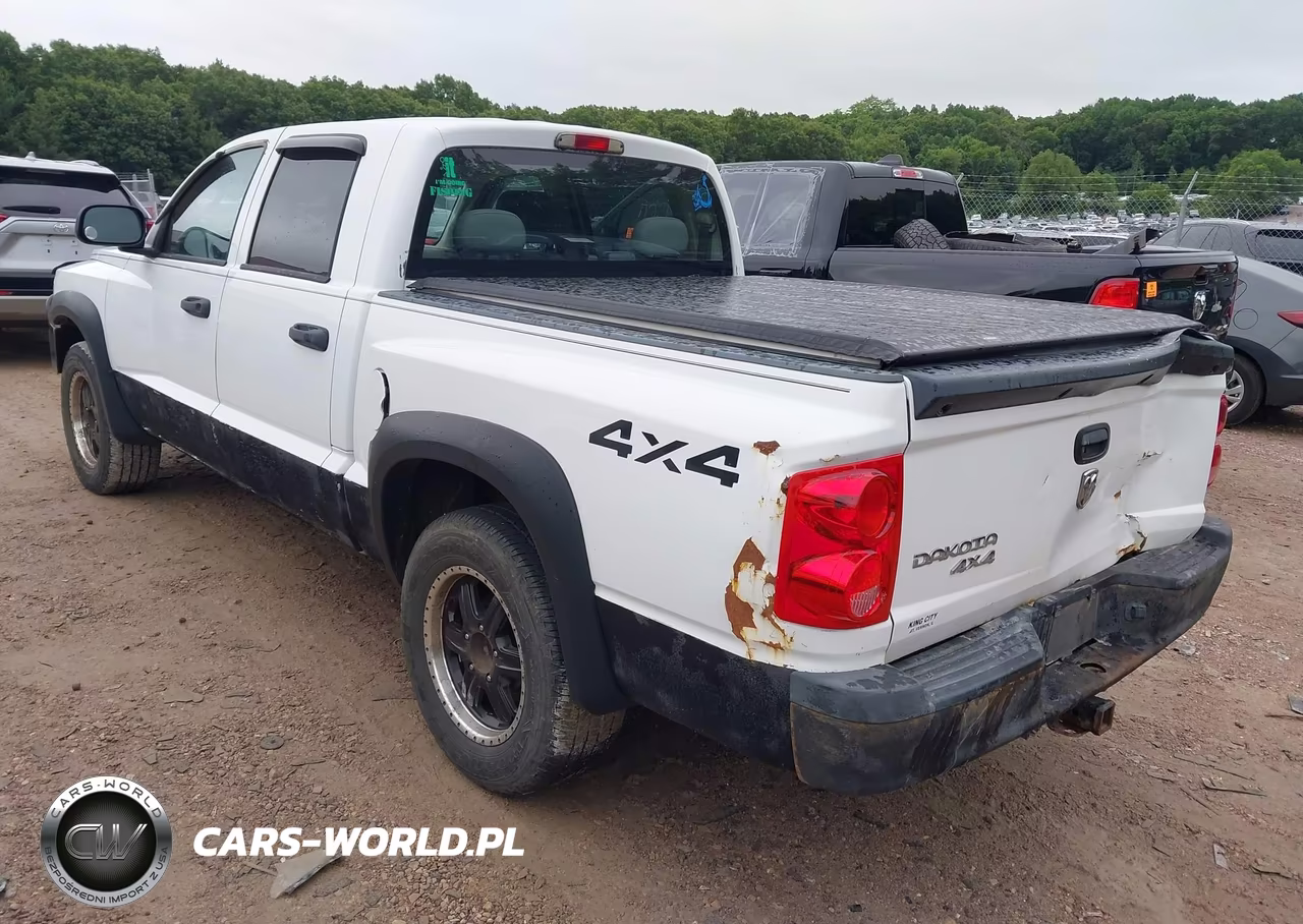 2008 Dodge Dakota Sxt-Bighorn-Lonestar VIN:1D7HW38K18S541329 - 3