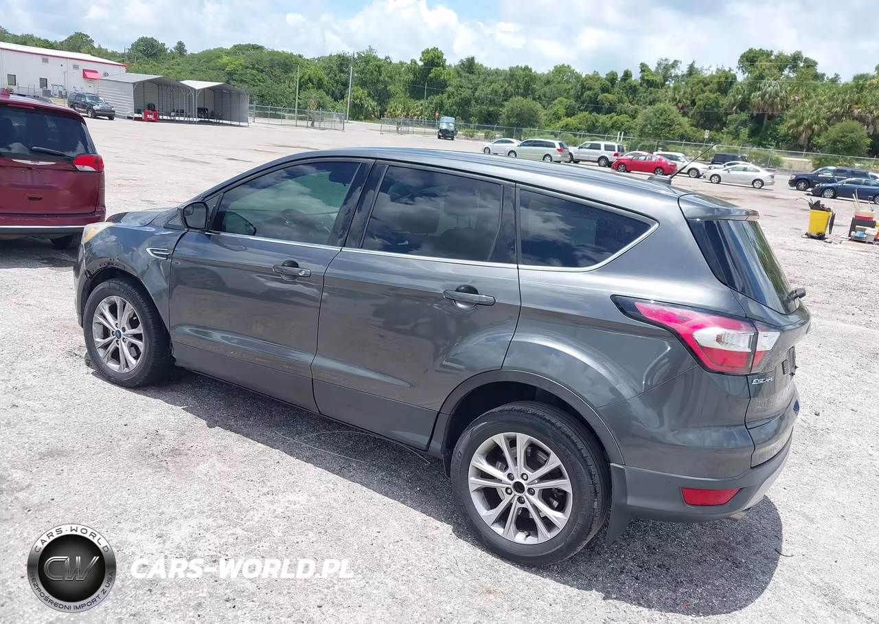2017 Ford Escape Se VIN:1FMCU0GD1HUB96279 - 3