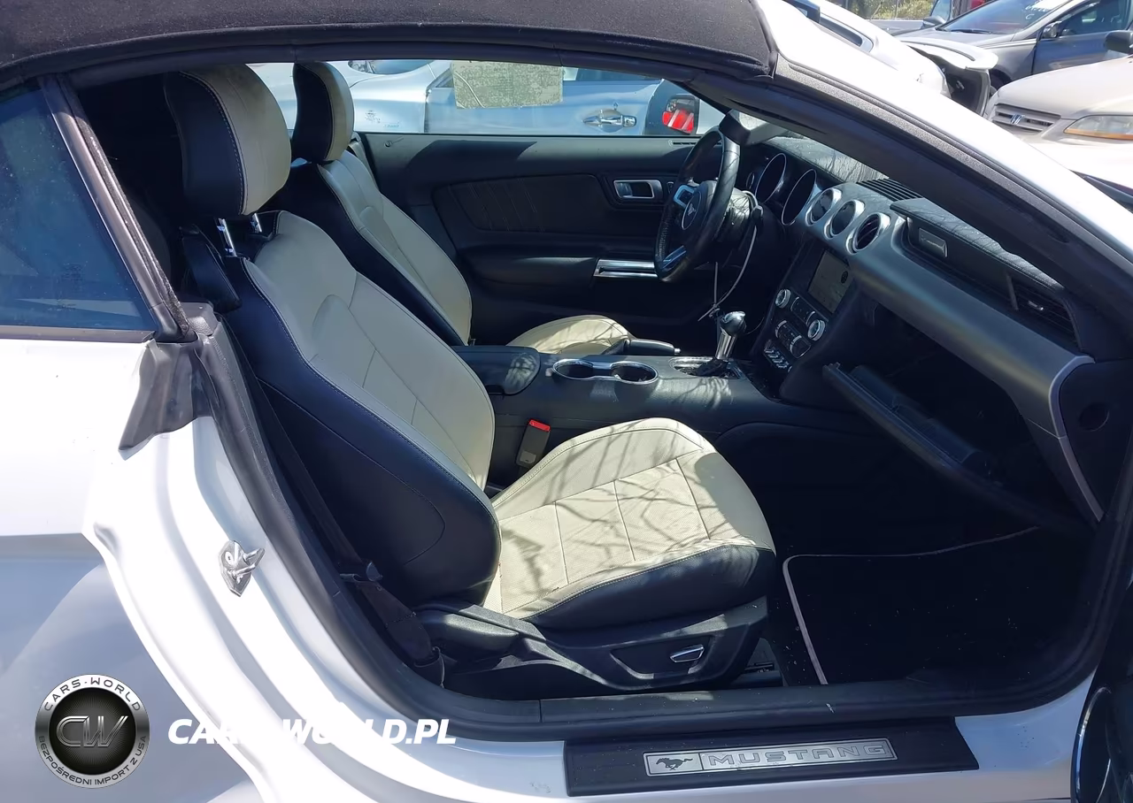 2018 Ford Mustang Ecoboost Premium VIN:1FATP8UHXJ5124259 - 5