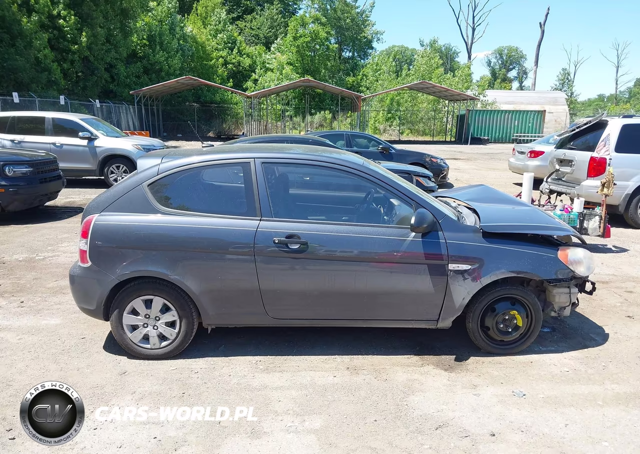2008 Hyundai Accent Gs VIN:KMHCM36C68U084894 - 13