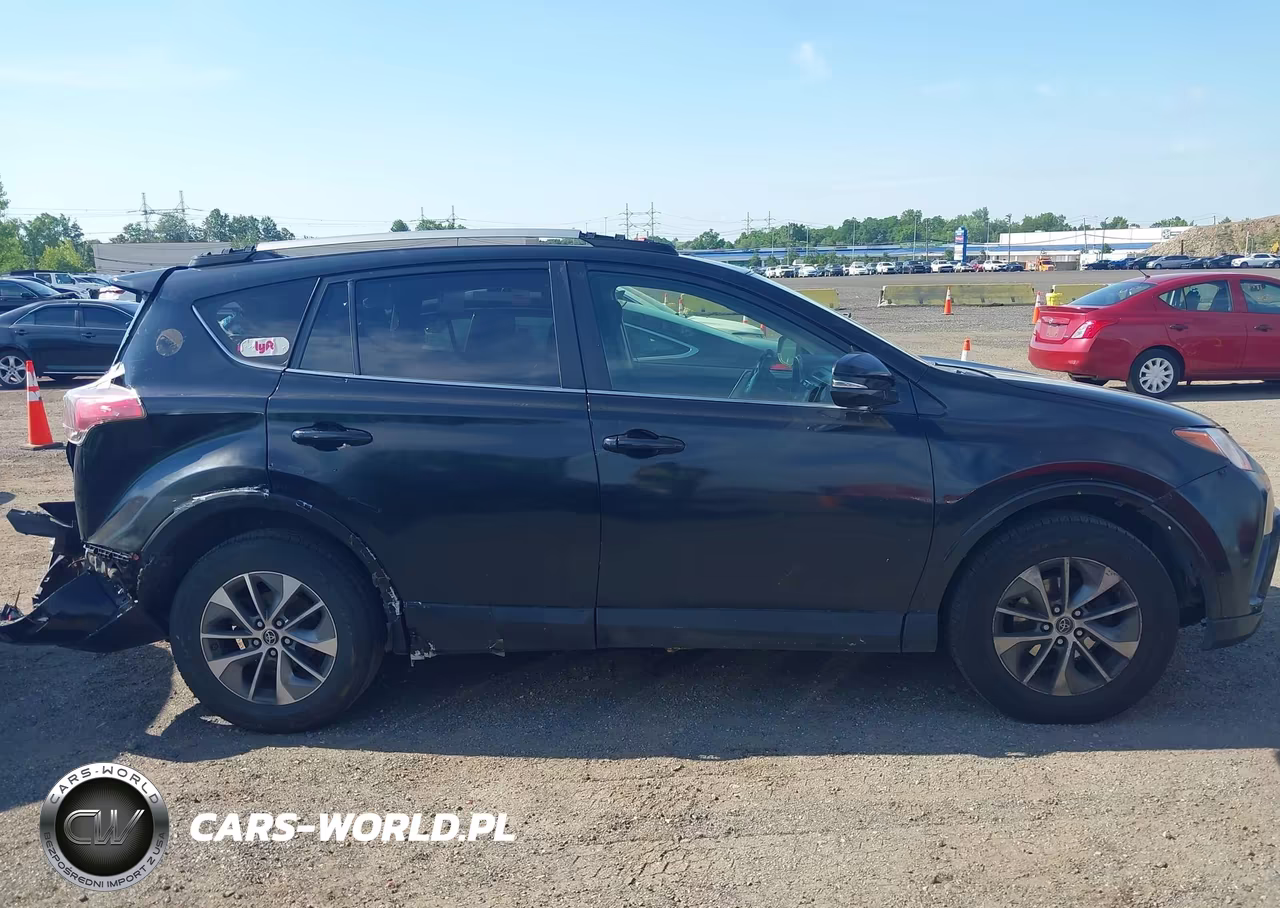 2018 Toyota Rav4 Hybrid Le VIN:JTMRJREV0JD217202 - 13