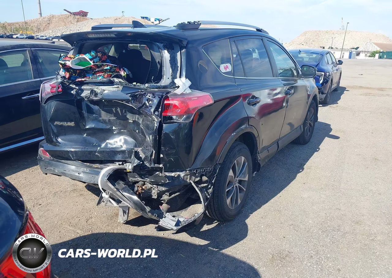 2018 Toyota Rav4 Hybrid Le VIN:JTMRJREV0JD217202 - 4