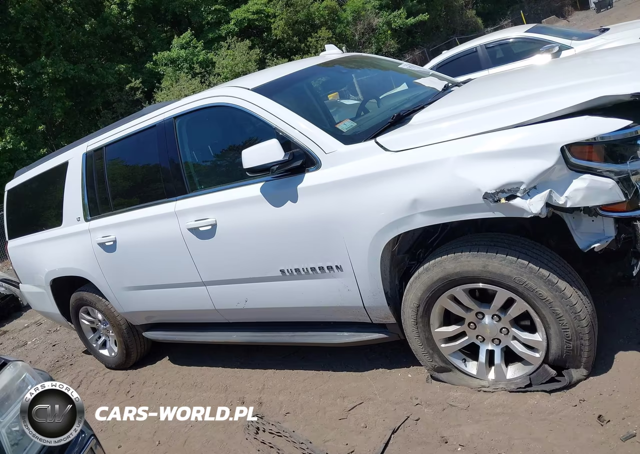 2019 Chevrolet Suburban Lt VIN:1GNSKHKC9KR182179 - 13