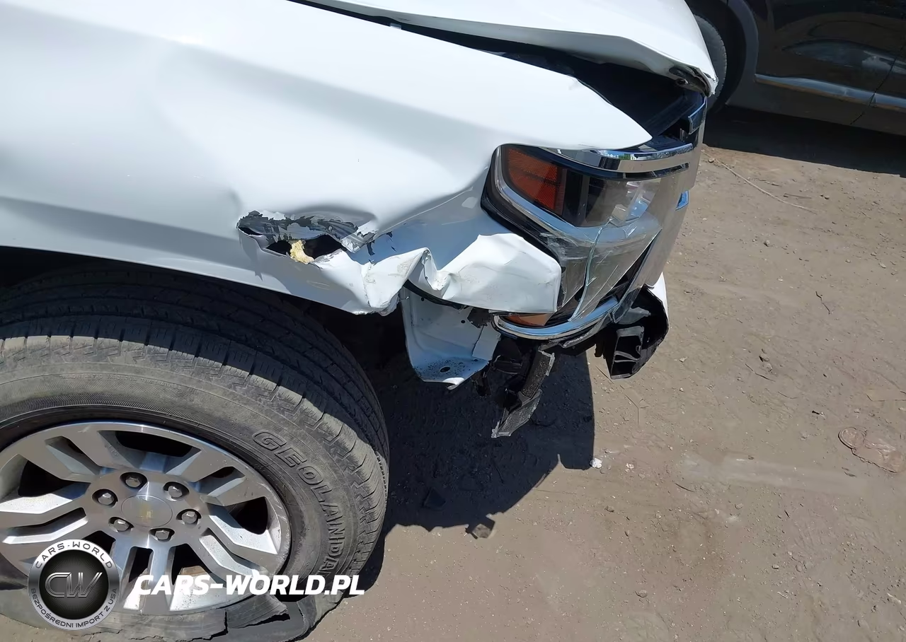 2019 Chevrolet Suburban Lt VIN:1GNSKHKC9KR182179 - 6