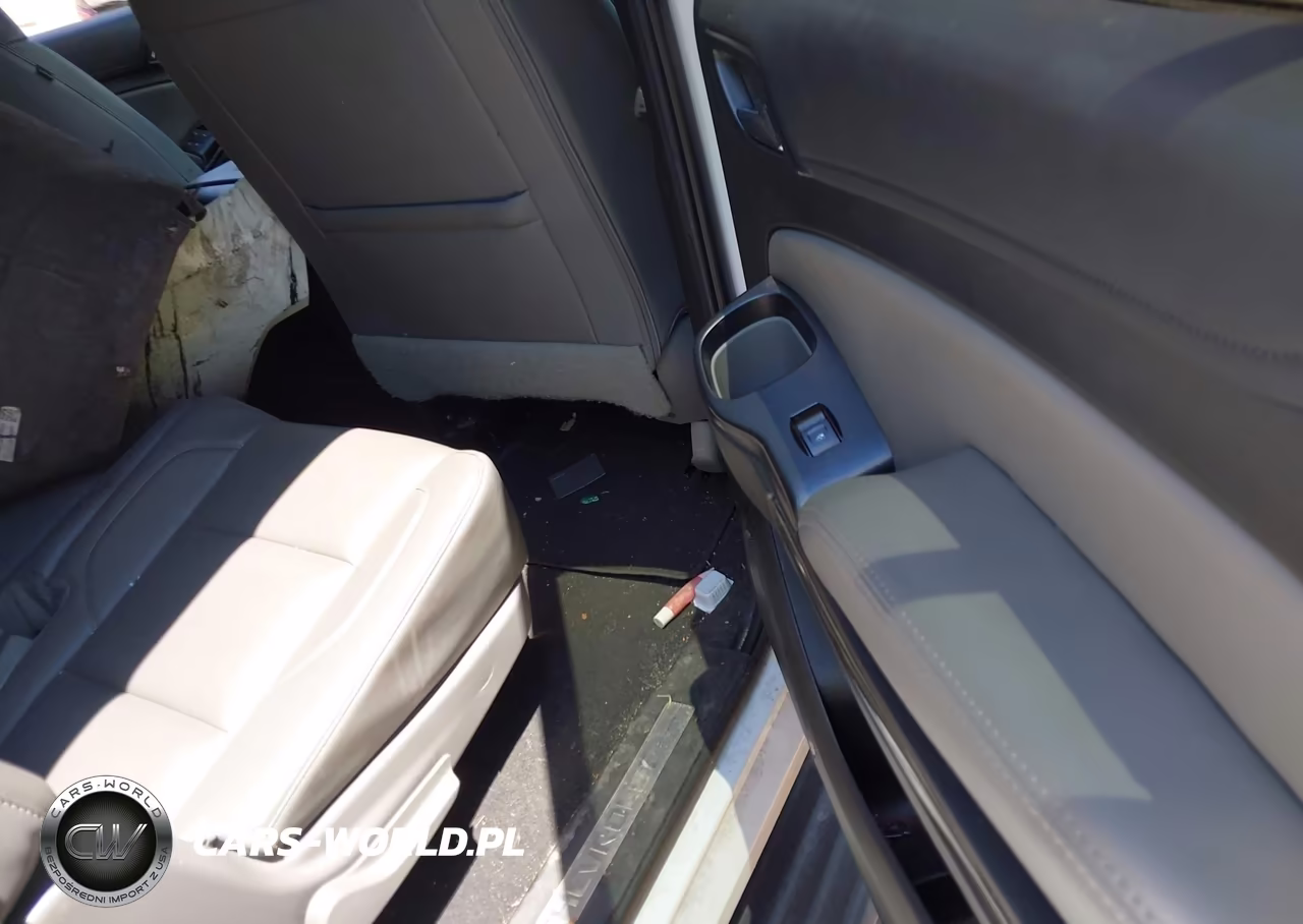 2019 Chevrolet Suburban Lt VIN:1GNSKHKC9KR182179 - 8