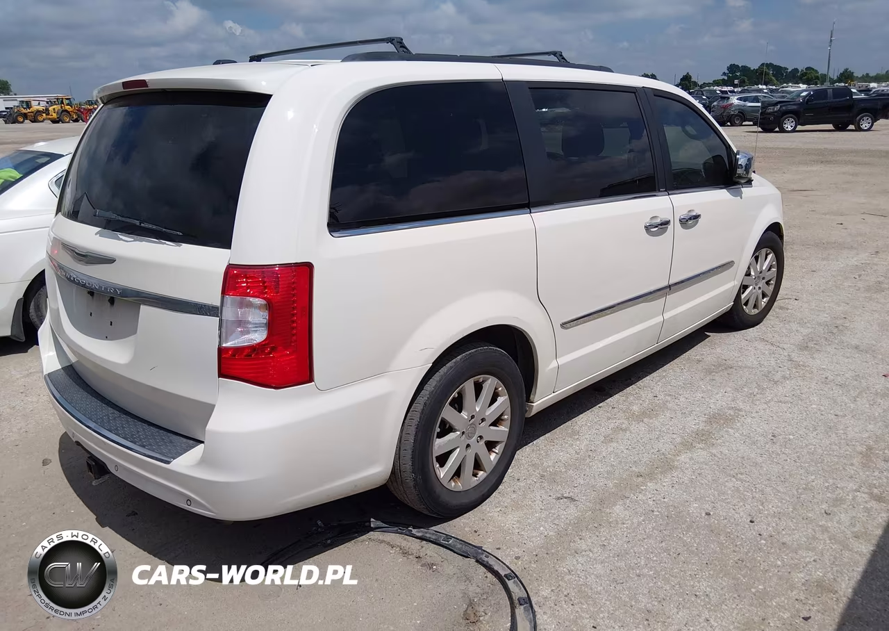 2011 Chrysler Town & Country Touring-L VIN:2A4RR8DG3BR713965 - 4