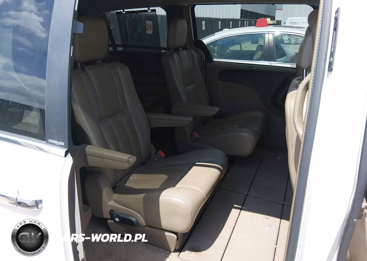 2011 Chrysler Town & Country Touring-L VIN:2A4RR8DG3BR713965 - 8