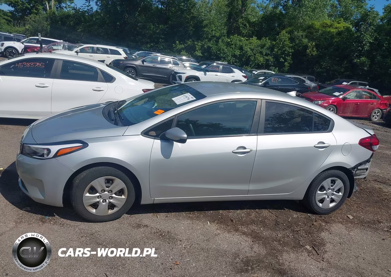 2017 Kia Forte Lx VIN:3KPFK4A74HE075939 - 15