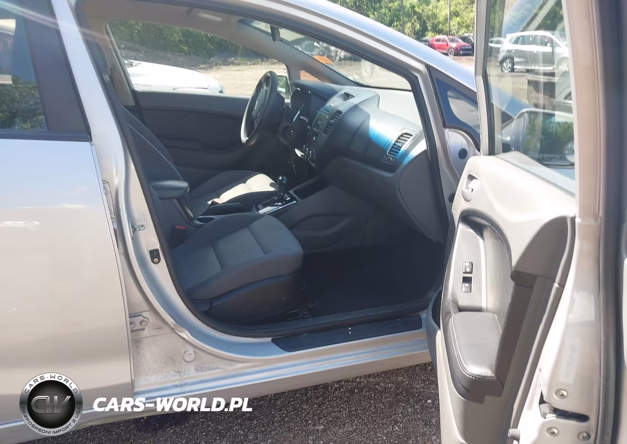 2017 Kia Forte Lx VIN:3KPFK4A74HE075939 - 5