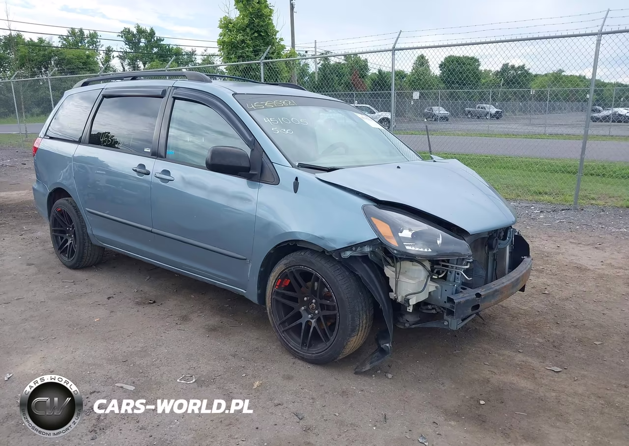 2005 Toyota Sienna Le – zdjęcie 1 z 16
