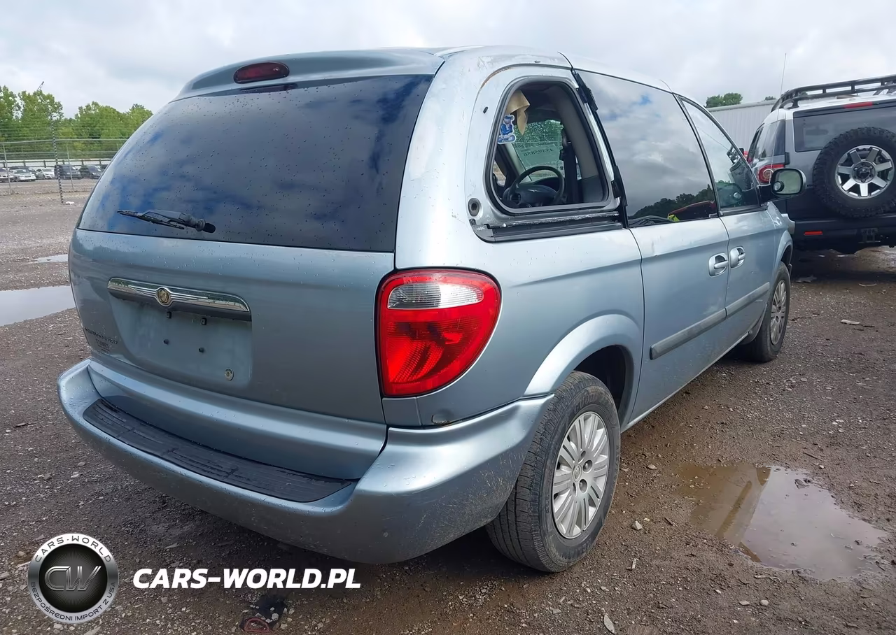 2005 Chrysler Town & Country VIN:1C4GP45R65B353508 - 4