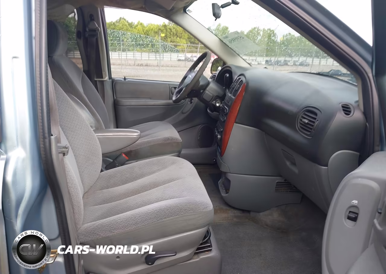 2005 Chrysler Town & Country VIN:1C4GP45R65B353508 - 5
