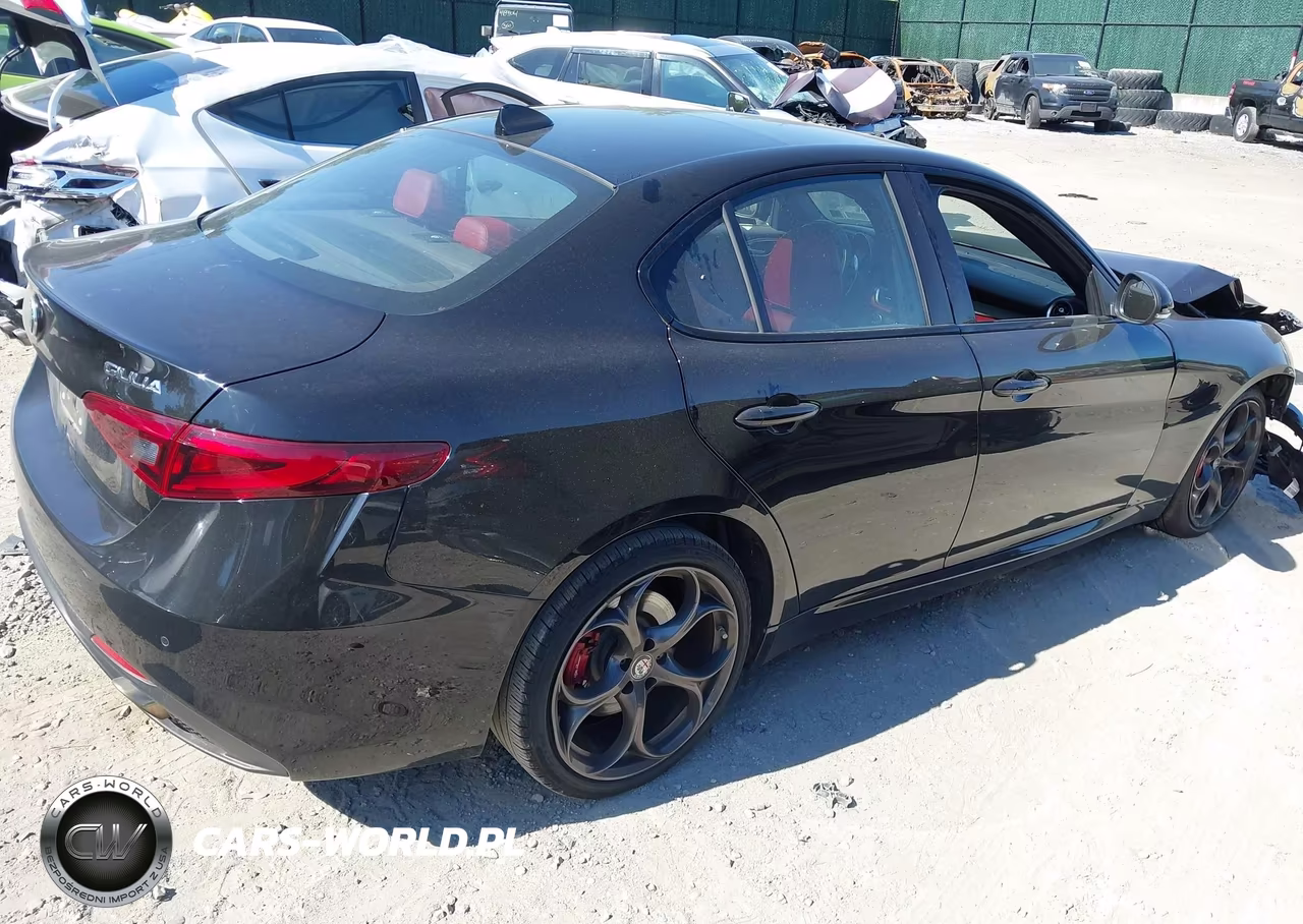 2020 Alfa Romeo Giulia Ti Sport Awd VIN:ZARFANBN3L7634577 - 4