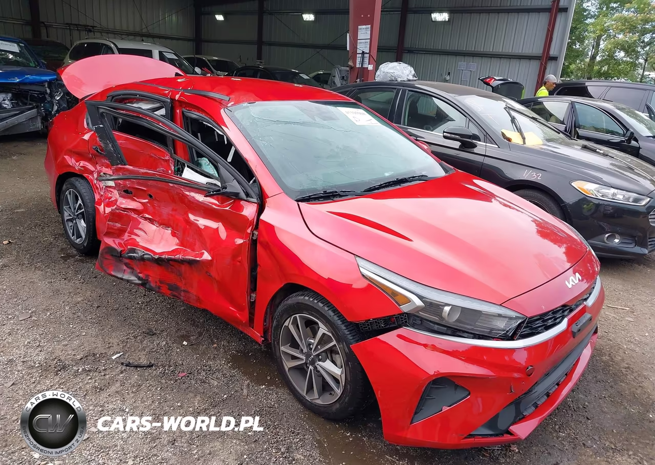 2024 Kia Forte Lxs – zdjęcie 1 z 17