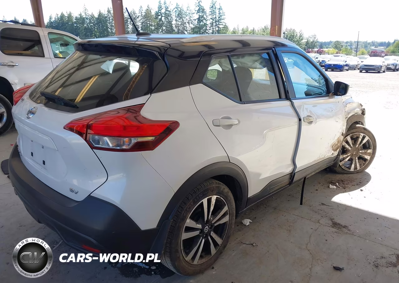 2019 Nissan Kicks Sv VIN:3N1CP5CU1KL549106 - 4