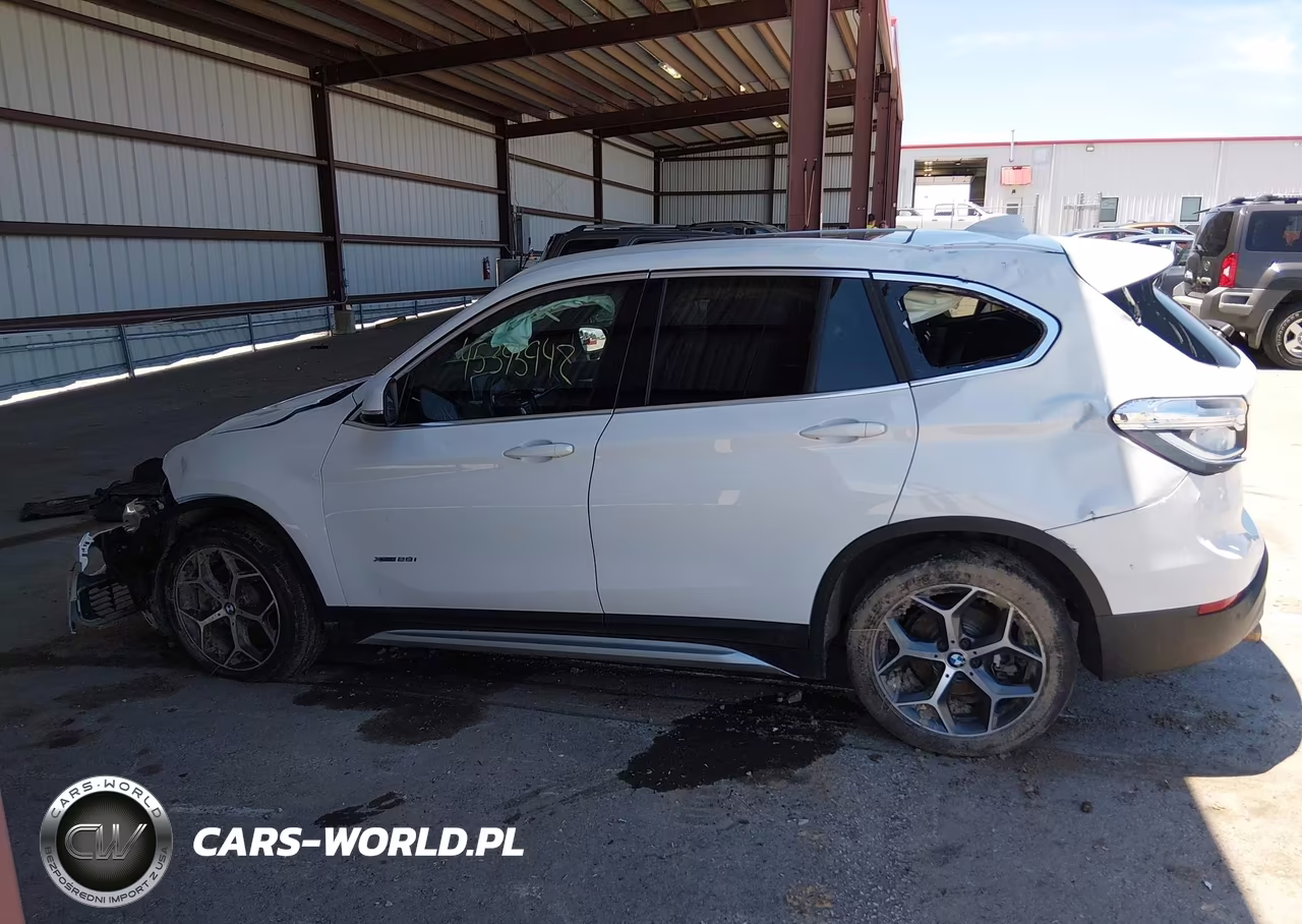 2018 BMW X1 xDrive28I VIN:WBXHT3Z38J4A66305 - 14