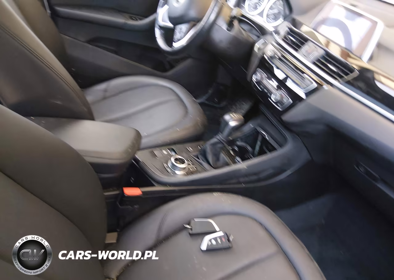 2018 BMW X1 xDrive28I VIN:WBXHT3Z38J4A66305 - 5