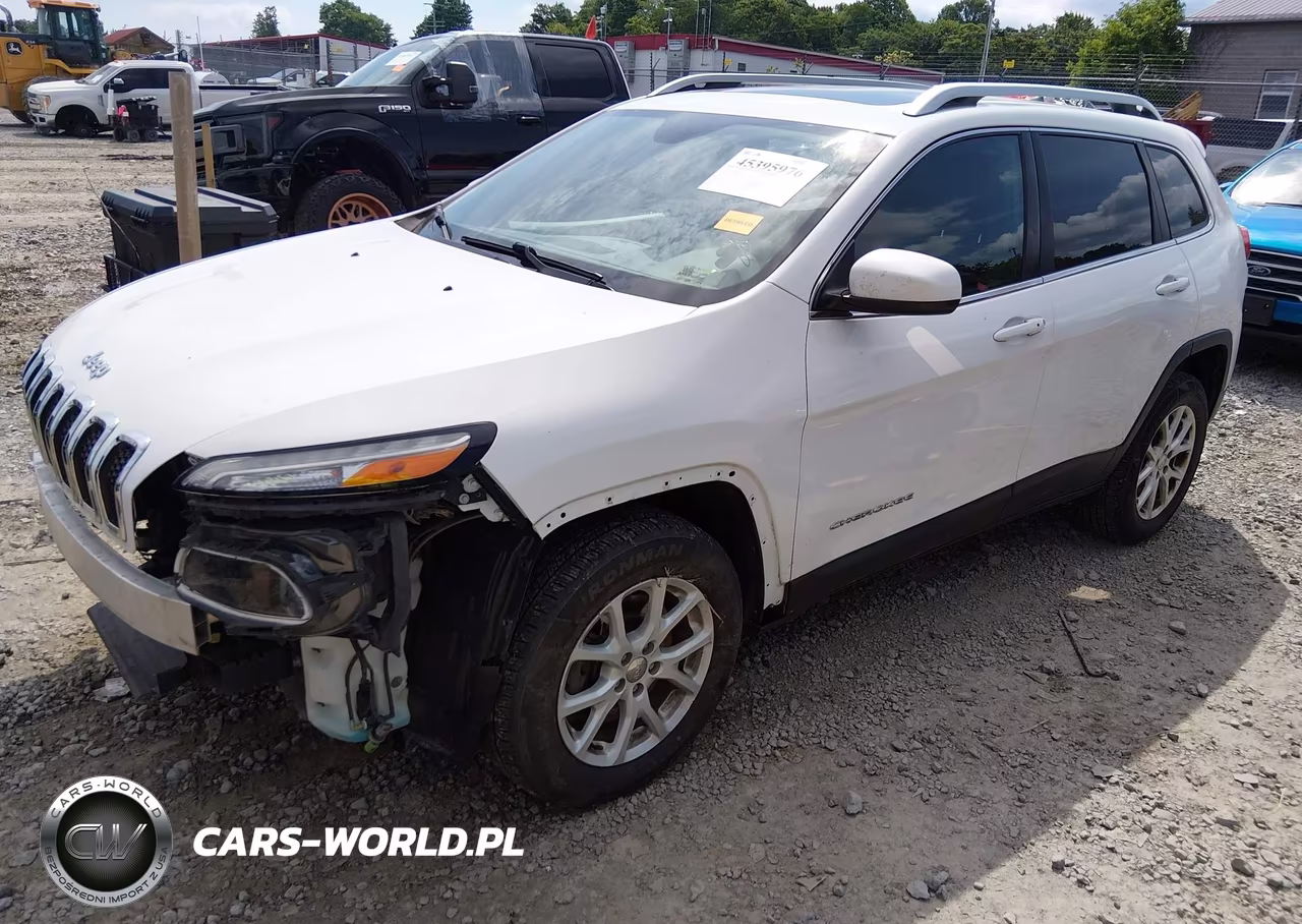 2015 Jeep Cherokee Latitude VIN:1C4PJMCB8FW792226 - 2