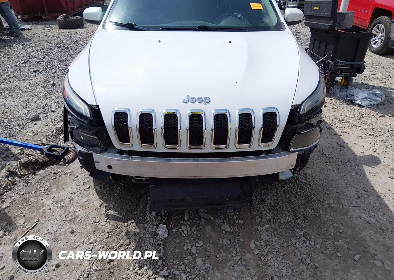 2015 Jeep Cherokee Latitude VIN:1C4PJMCB8FW792226 - 6