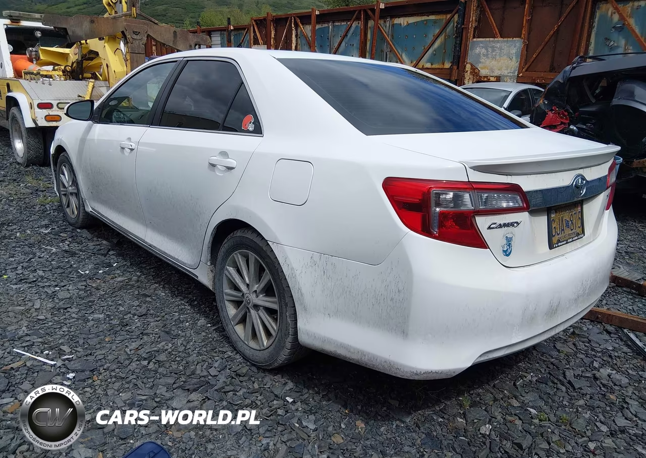 2012 Toyota Camry Xle VIN:4T1BF1FK8CU570326 - 3