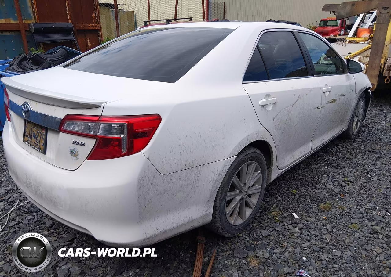 2012 Toyota Camry Xle VIN:4T1BF1FK8CU570326 - 4