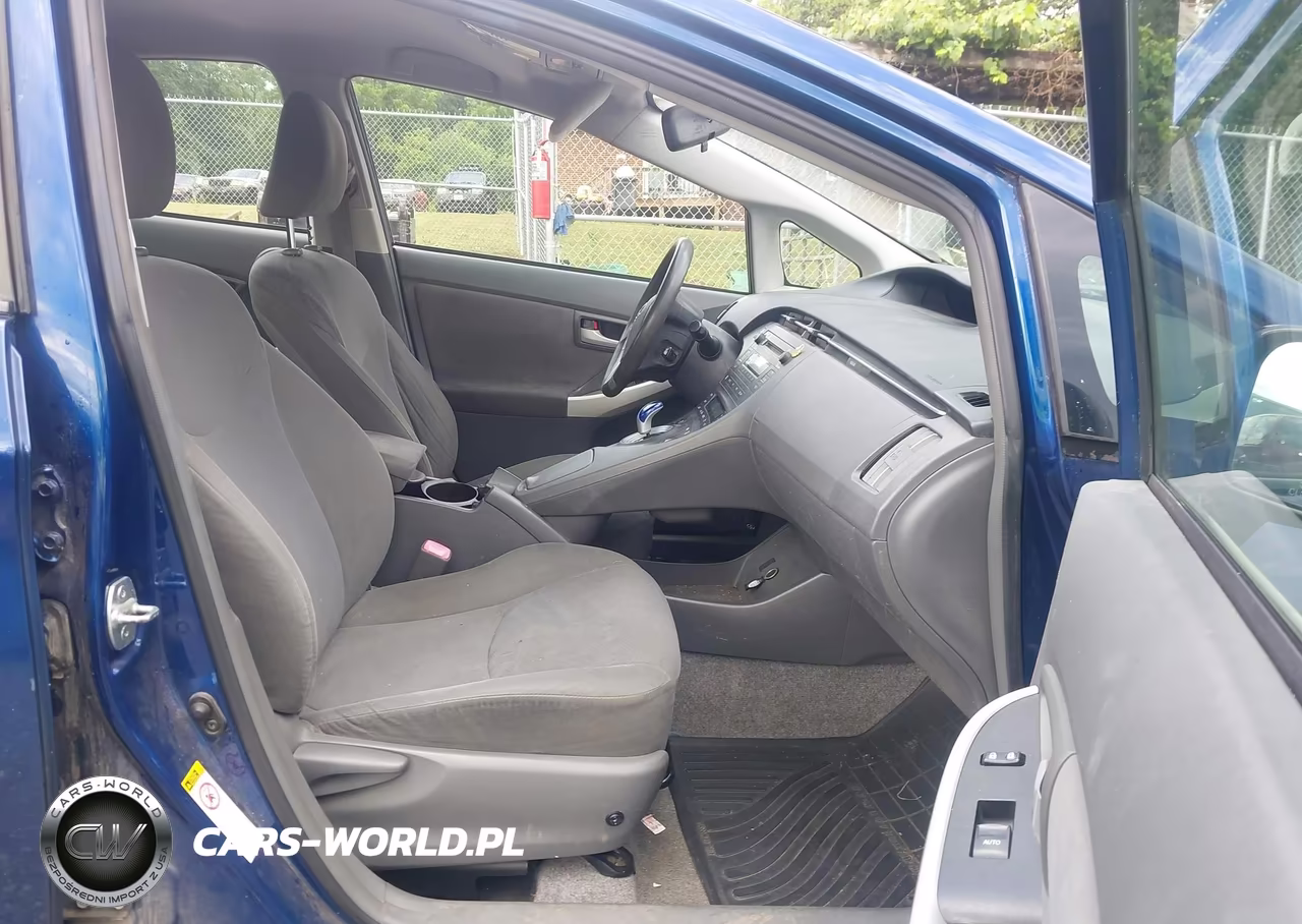 2011 Toyota Prius Three VIN:JTDKN3DU7B5312749 - 5
