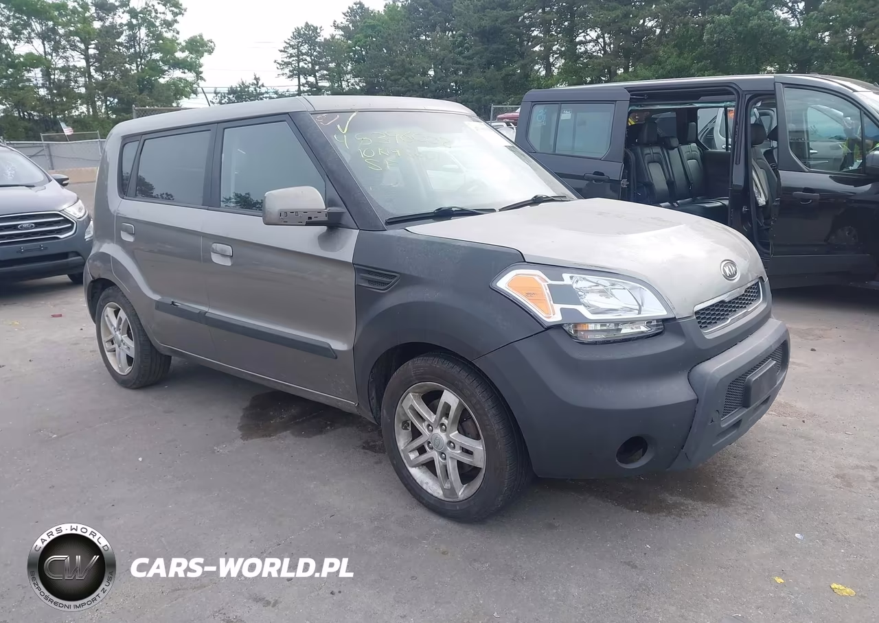 2010 Kia Soul +