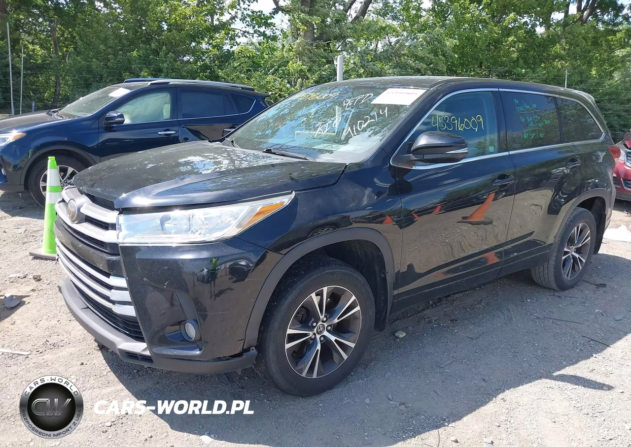 2018 Toyota Highlander Le Plus VIN:5TDBZRFH0JS910214 - 2